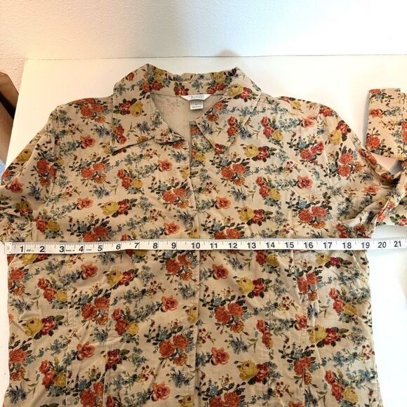Christopher & Banks Floral Print Corduroy Button Down Size Medium - Picture 9 of 9